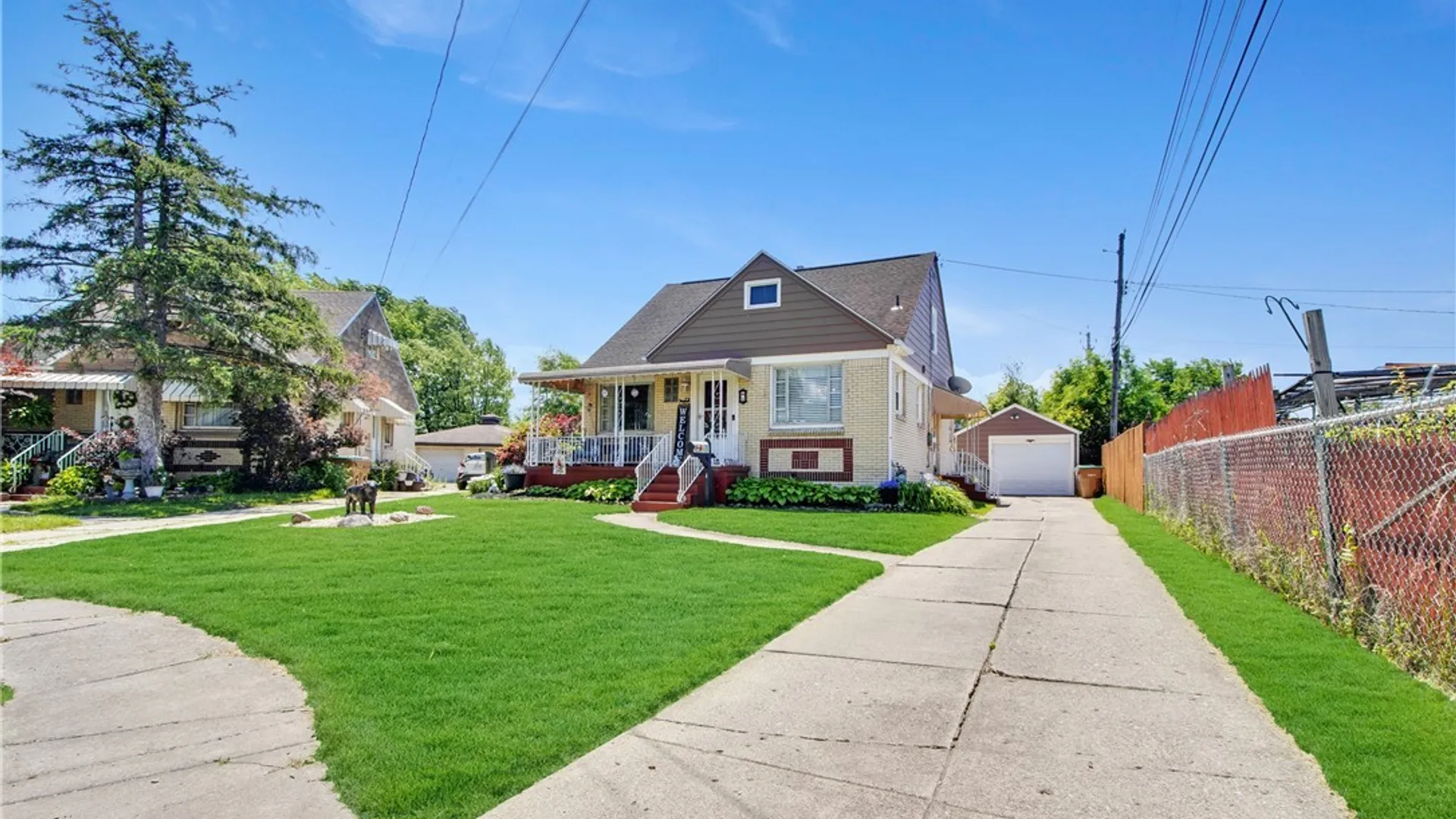 Property at 4 Amurra Court, Cheektowaga, NY 14225 4