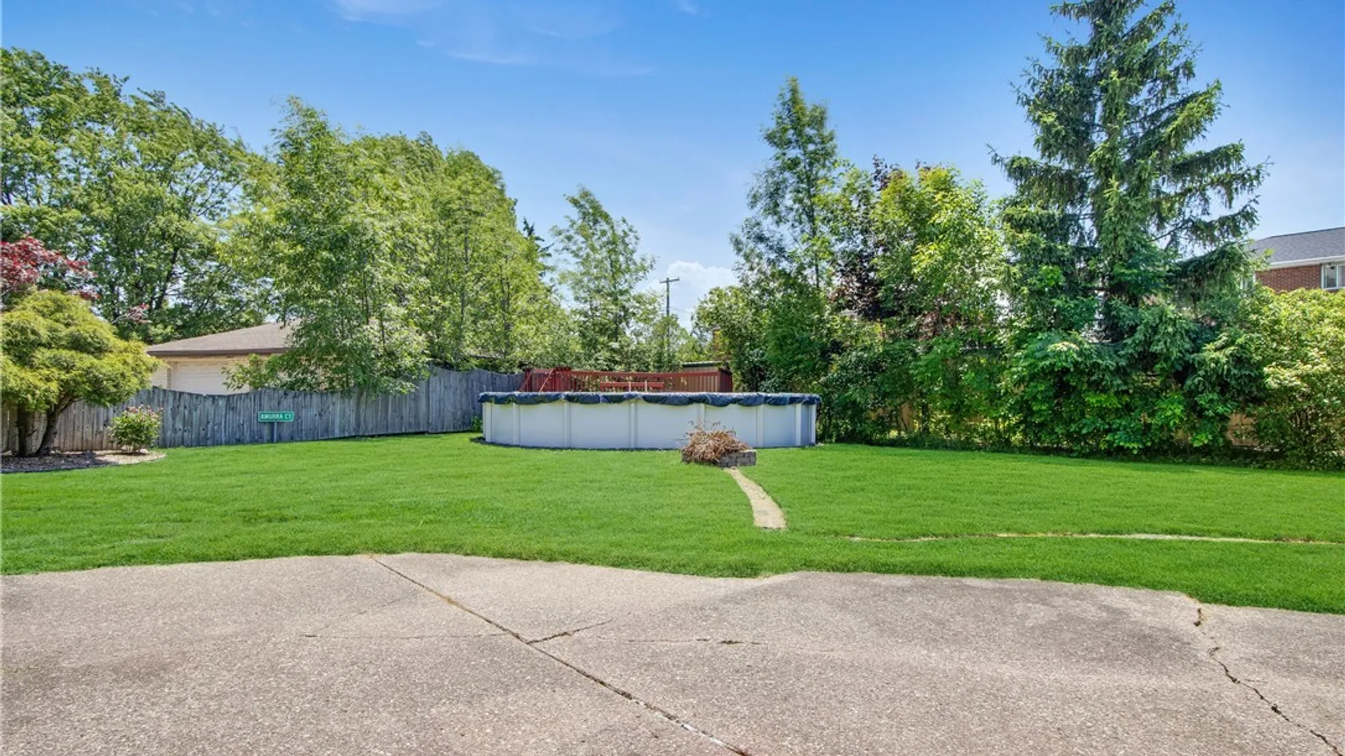 Property at 4 Amurra Court, Cheektowaga, NY 14225 7