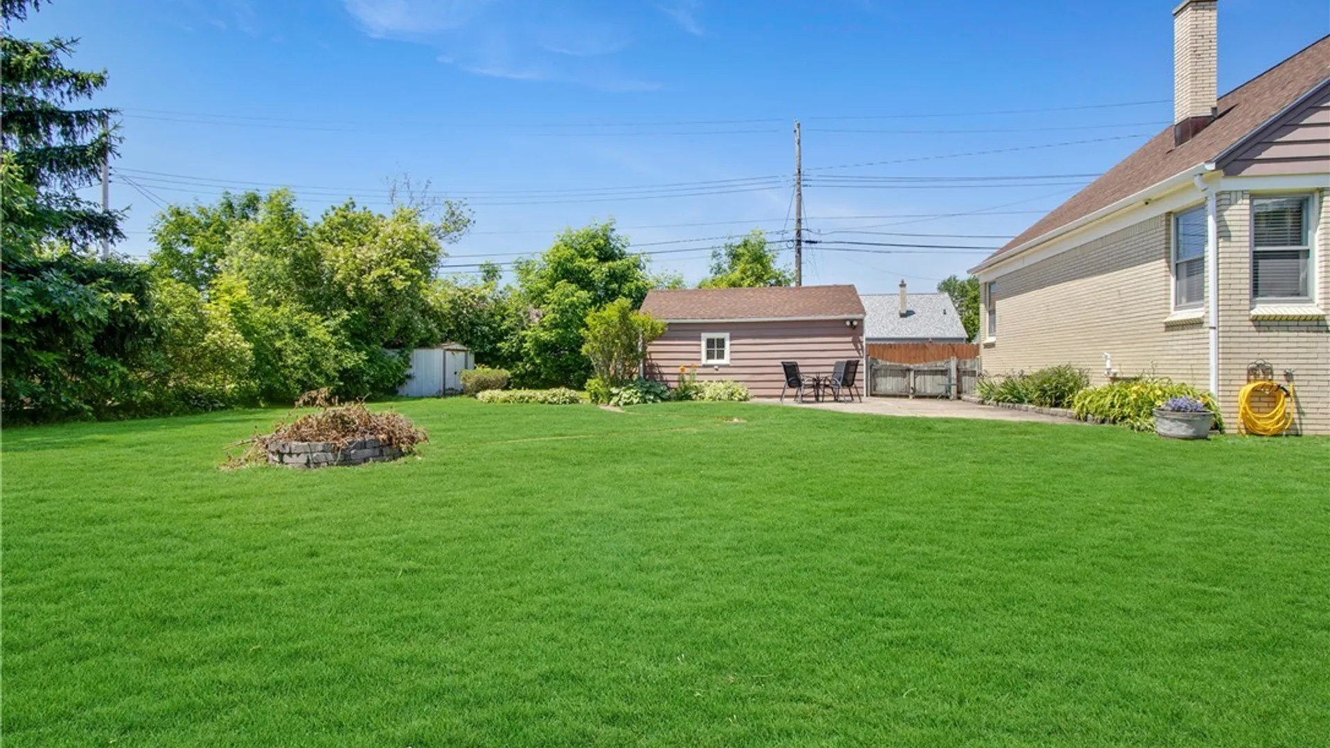 Property at 4 Amurra Court, Cheektowaga, NY 14225 9