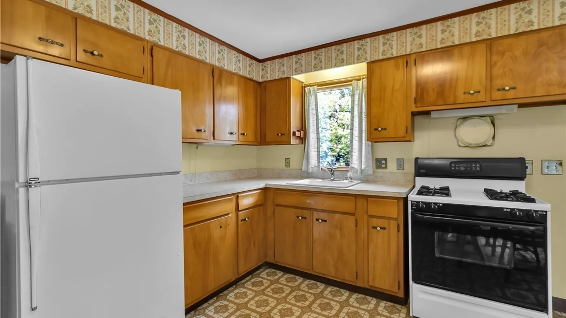 Property at 175 Margaret Road, Amherst, NY 14226 3