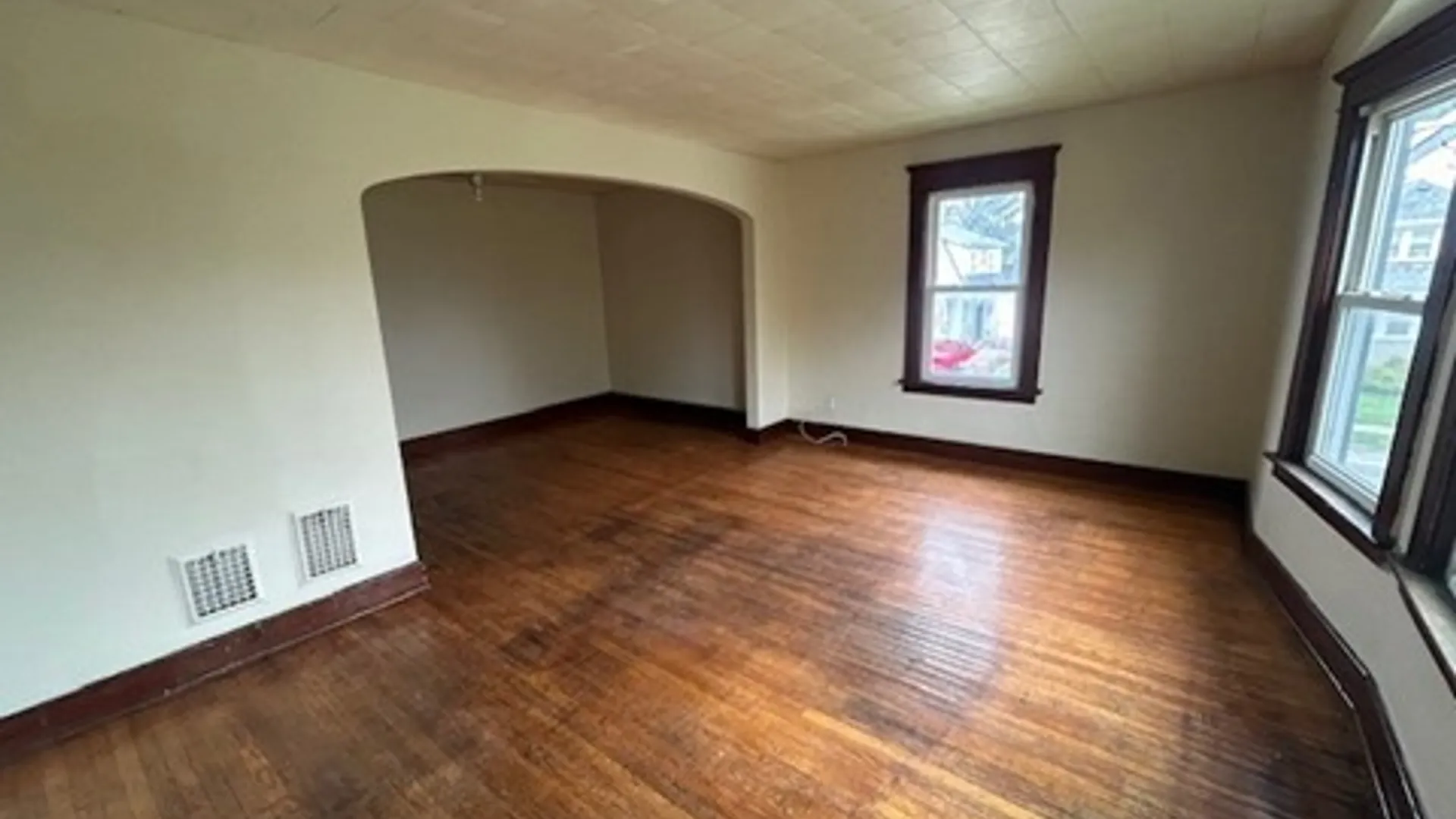Property at 487 E Amherst Street, Buffalo, NY 14215 11