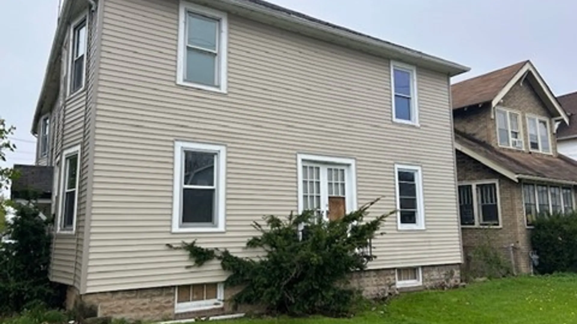 Property at 487 E Amherst Street, Buffalo, NY 14215 2
