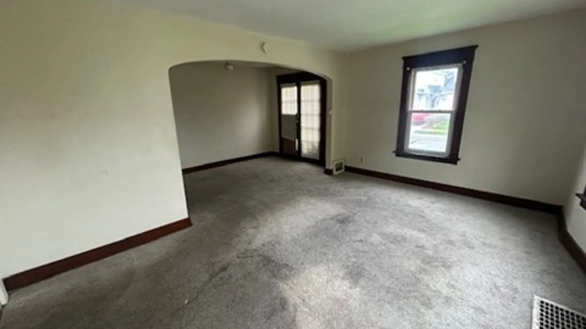 Property at 487 E Amherst Street, Buffalo, NY 14215 8