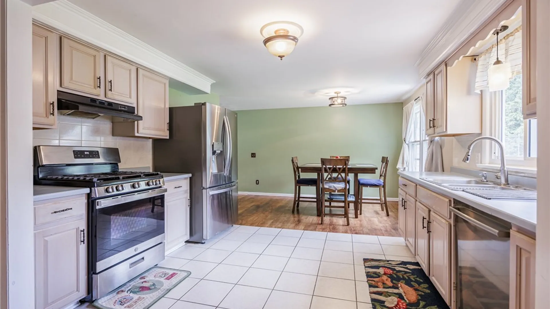 Property at 22 Glen Oaks Drive, Gates, NY 14624 8