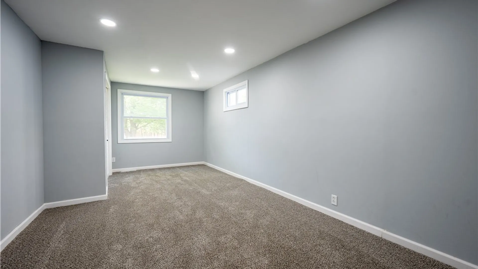 Property at 19 Wellworth Place, Cheektowaga, NY 14225 14