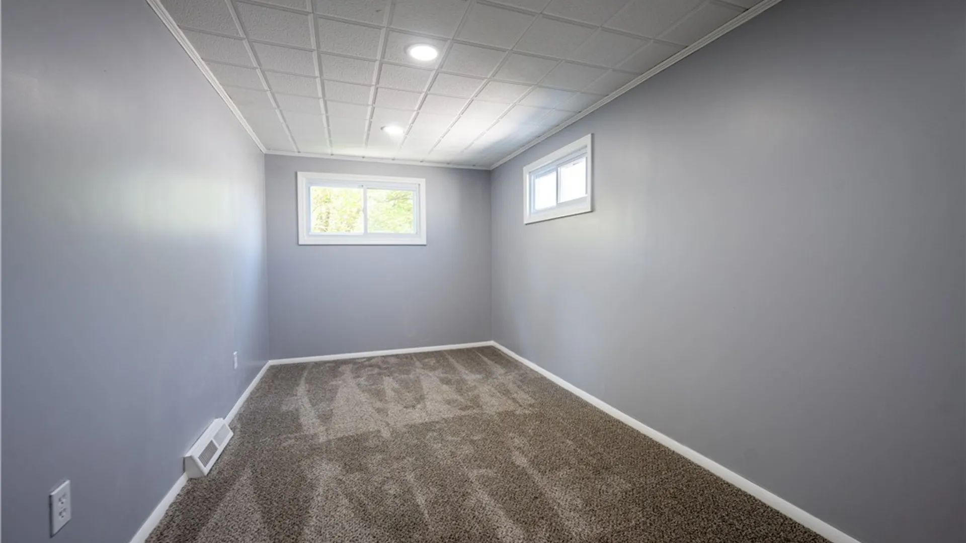 Property at 19 Wellworth Place, Cheektowaga, NY 14225 25