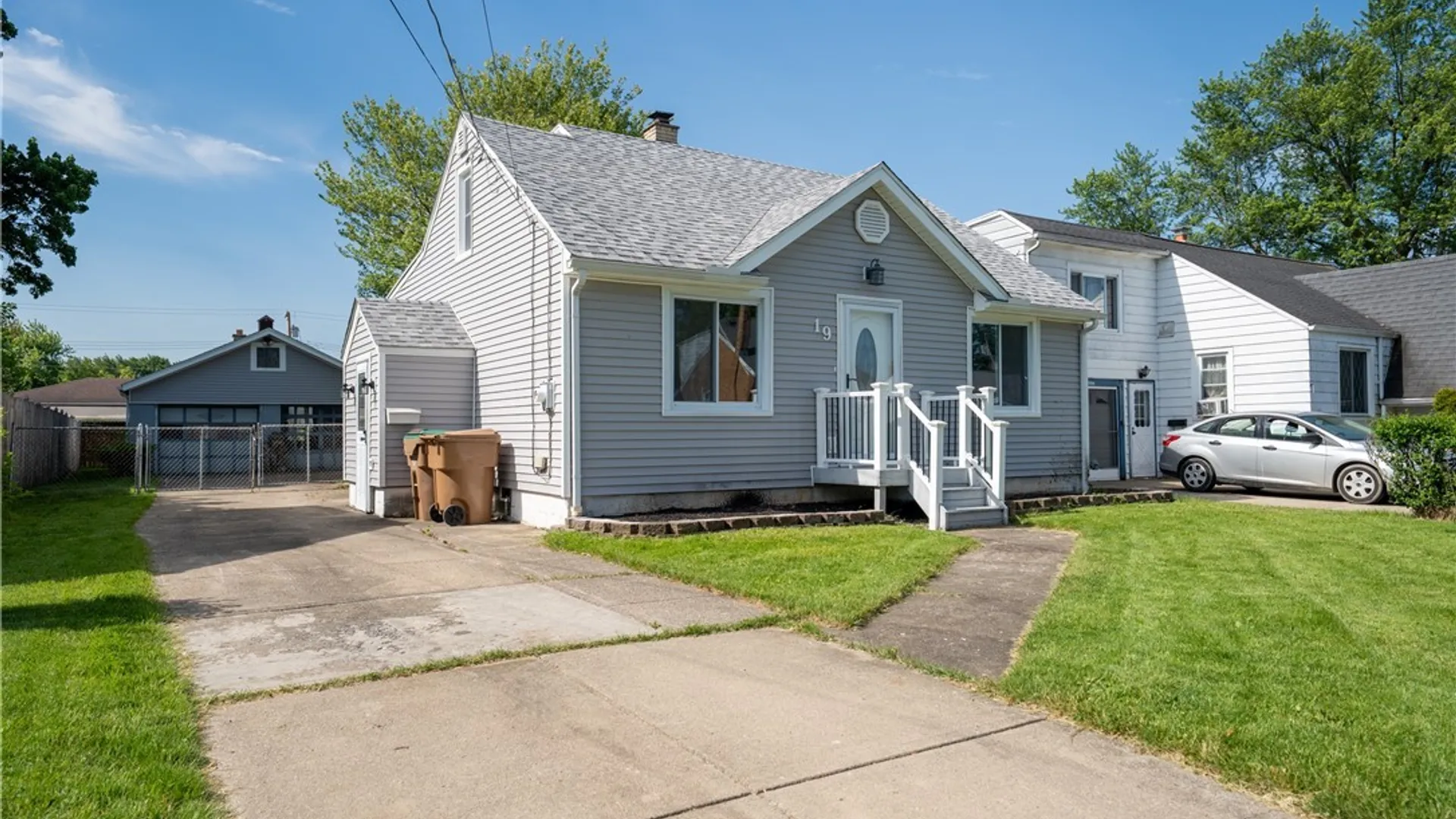 Property at 19 Wellworth Place, Cheektowaga, NY 14225 3