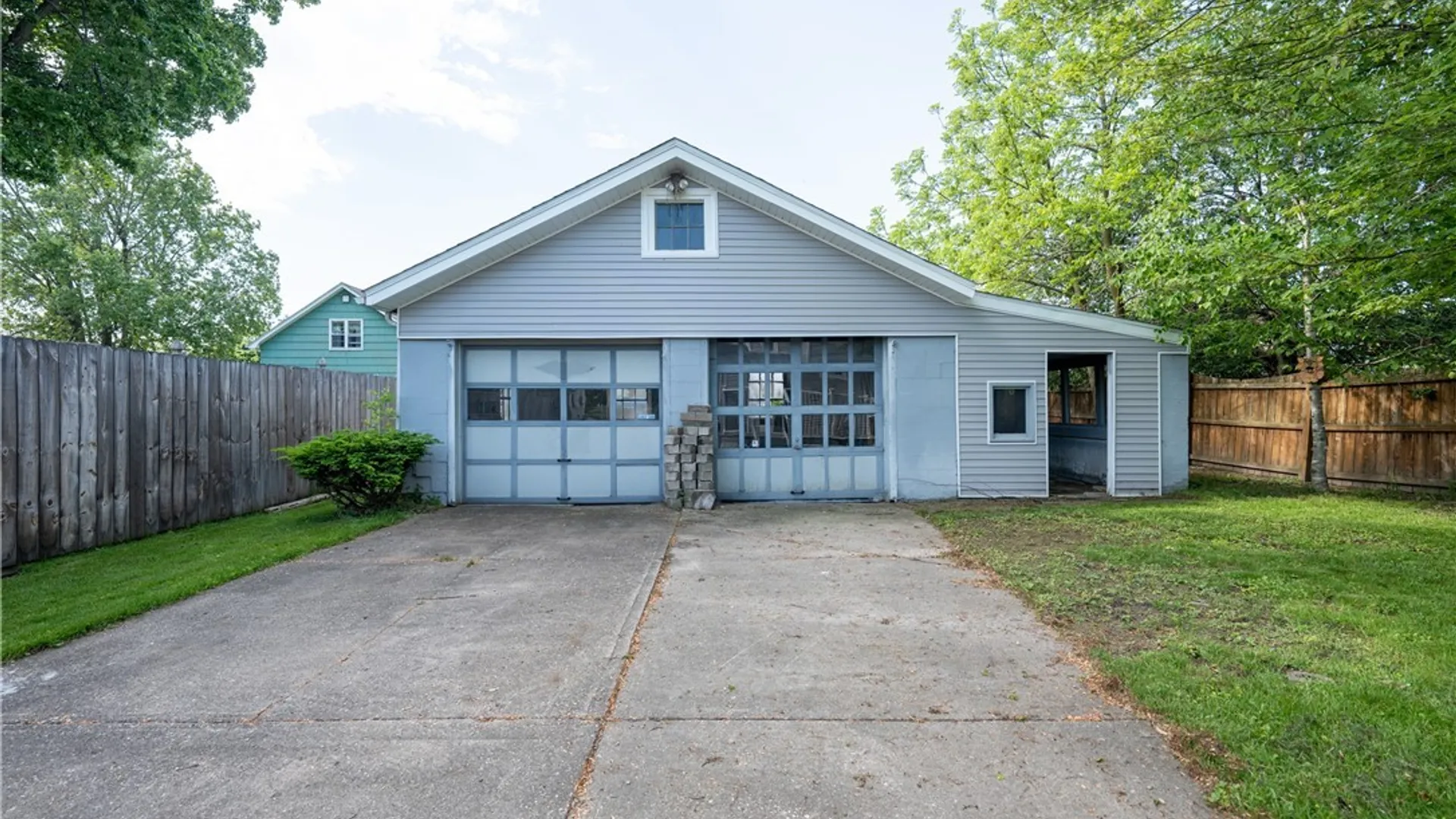 Property at 19 Wellworth Place, Cheektowaga, NY 14225 37