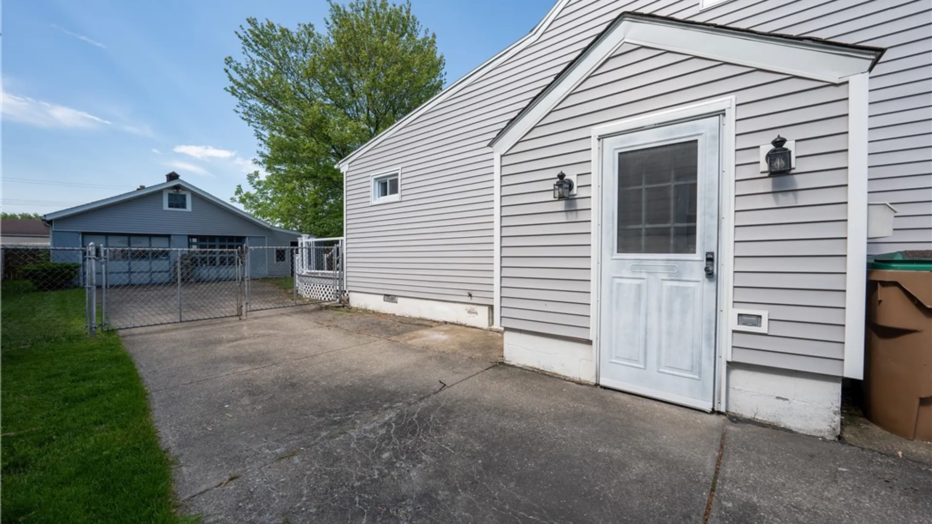 Property at 19 Wellworth Place, Cheektowaga, NY 14225 38