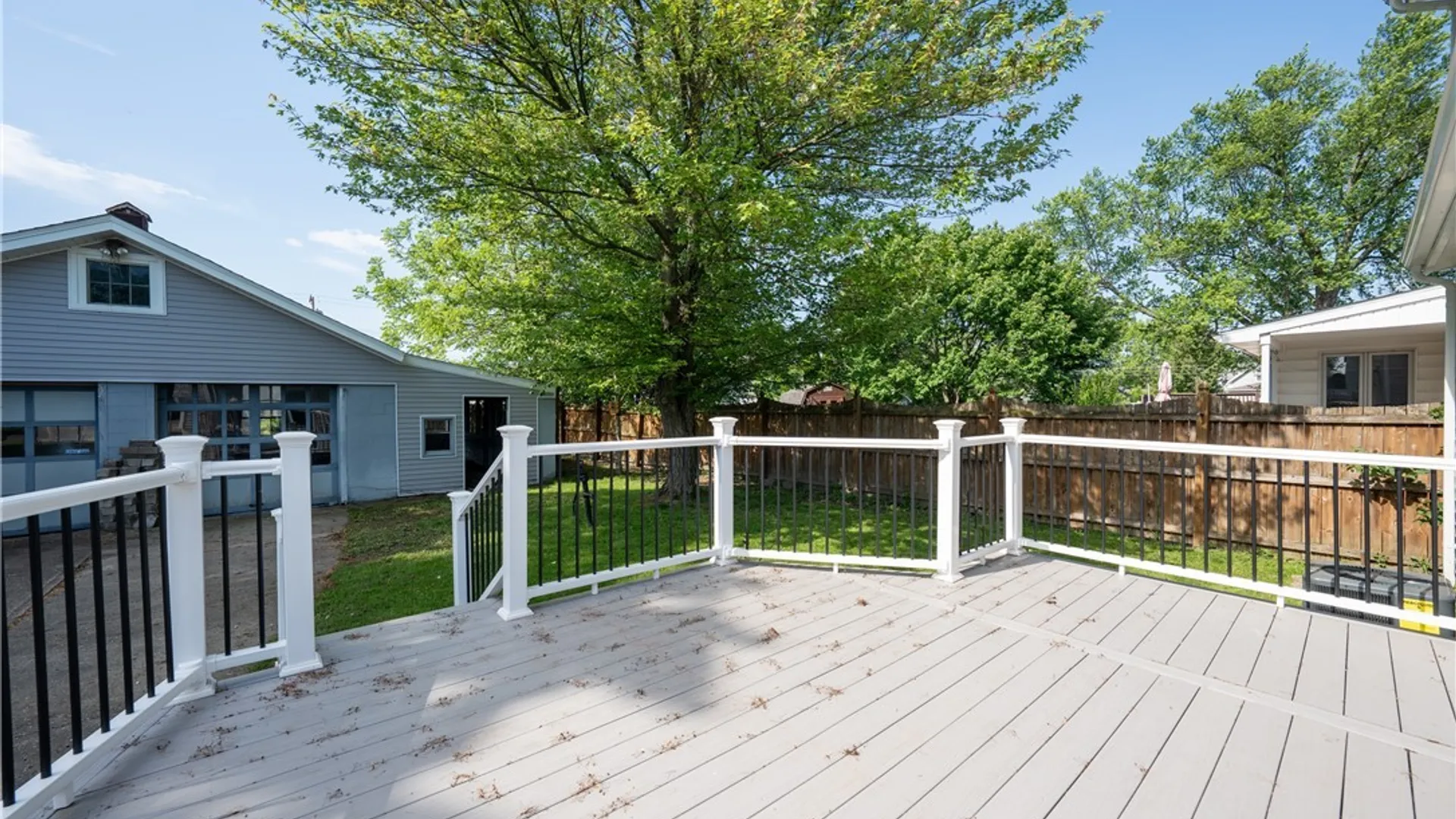 Property at 19 Wellworth Place, Cheektowaga, NY 14225 43