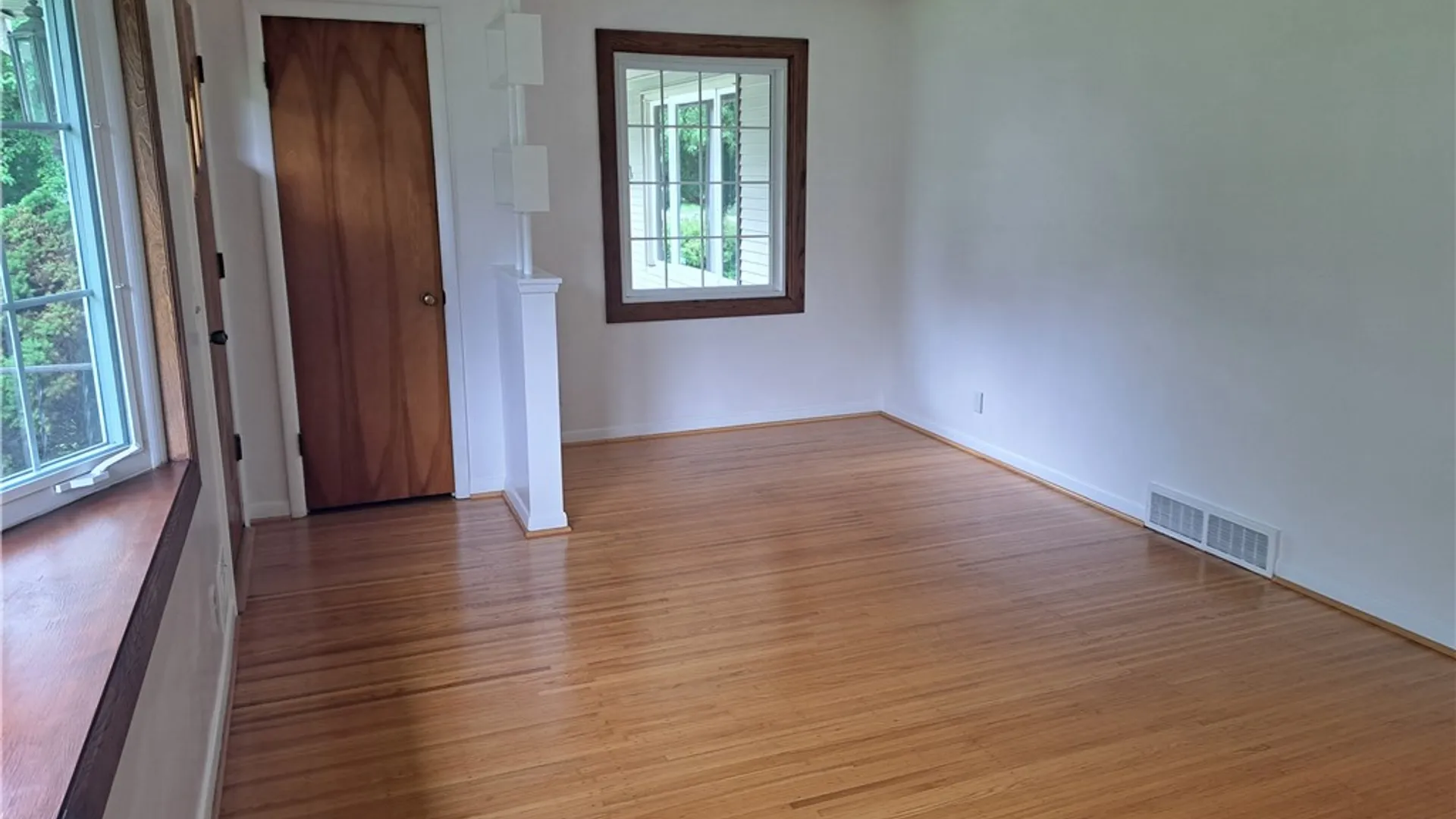 Property at 75 Woody Lane, Penfield, NY 14625 10