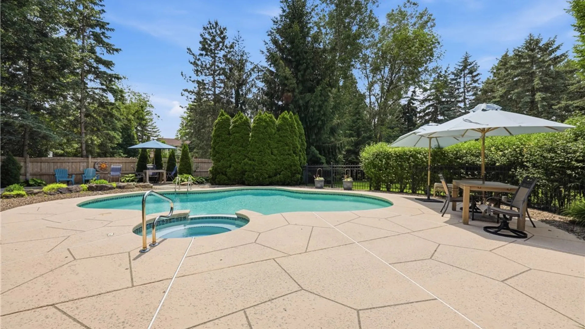 Property at 6275 Gott Creek, Clarence, NY 14051 42