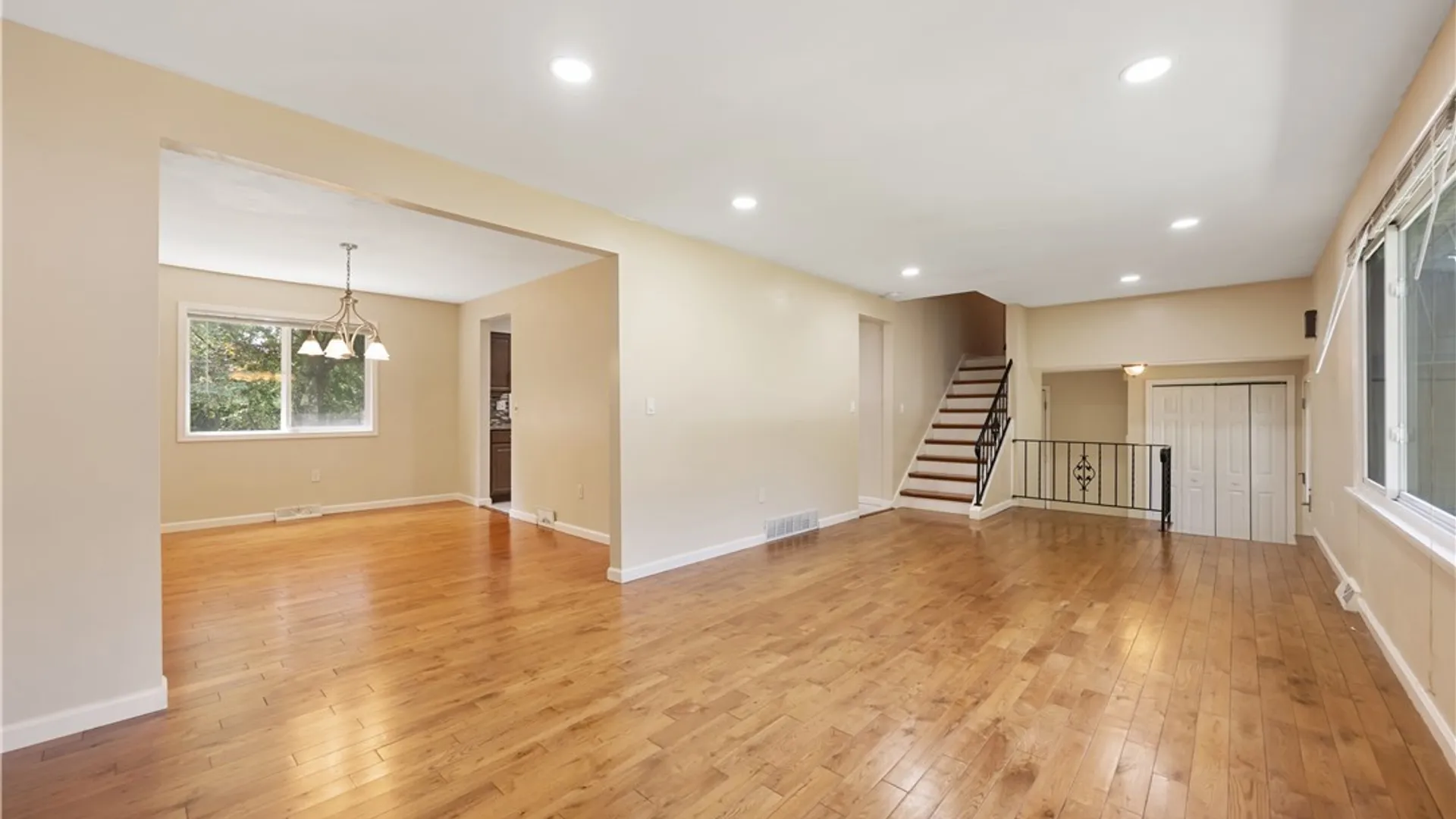 Property at 204 Donlin Drive, Salina, NY 13088 18