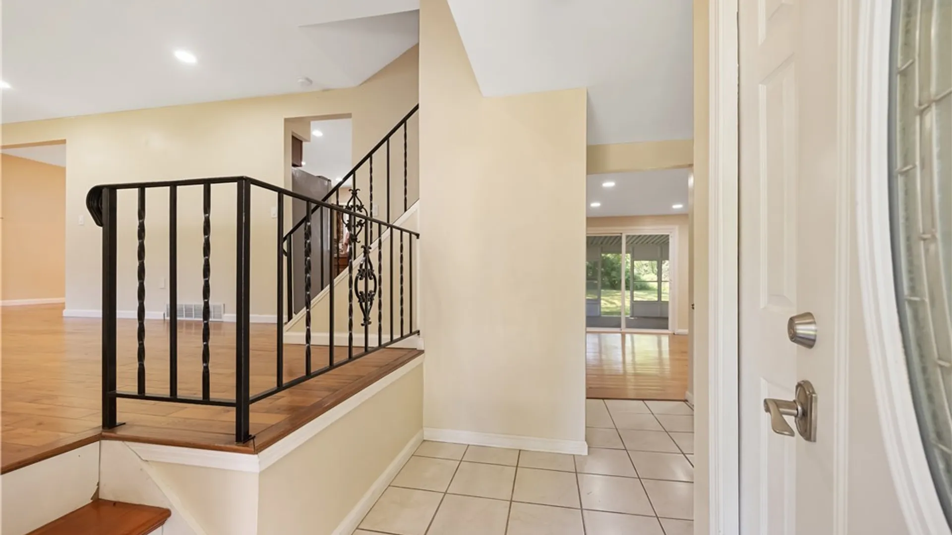 Property at 204 Donlin Drive, Salina, NY 13088 4