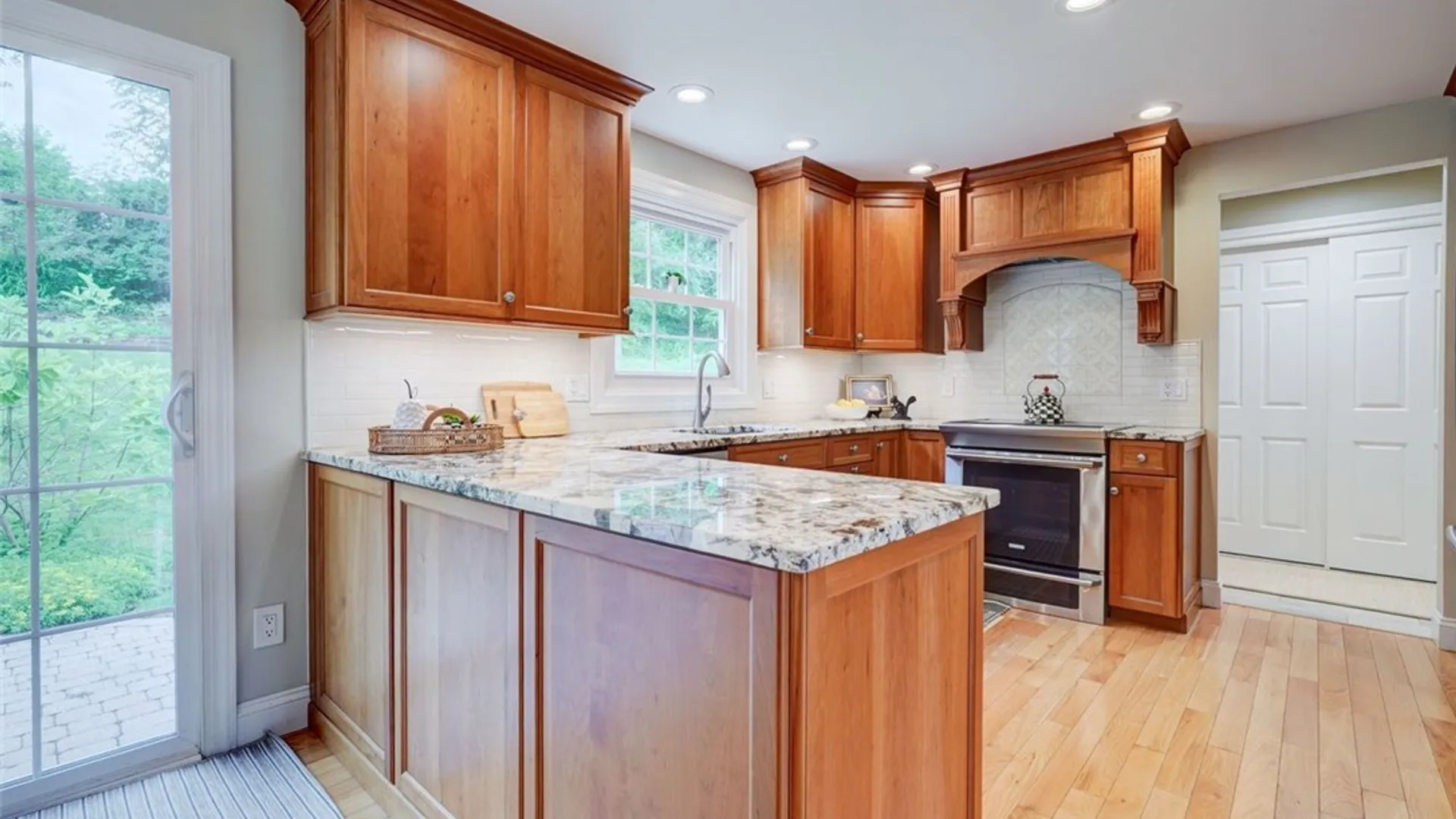Property at 18 Concord Drive, Pittsford, NY 14534 10
