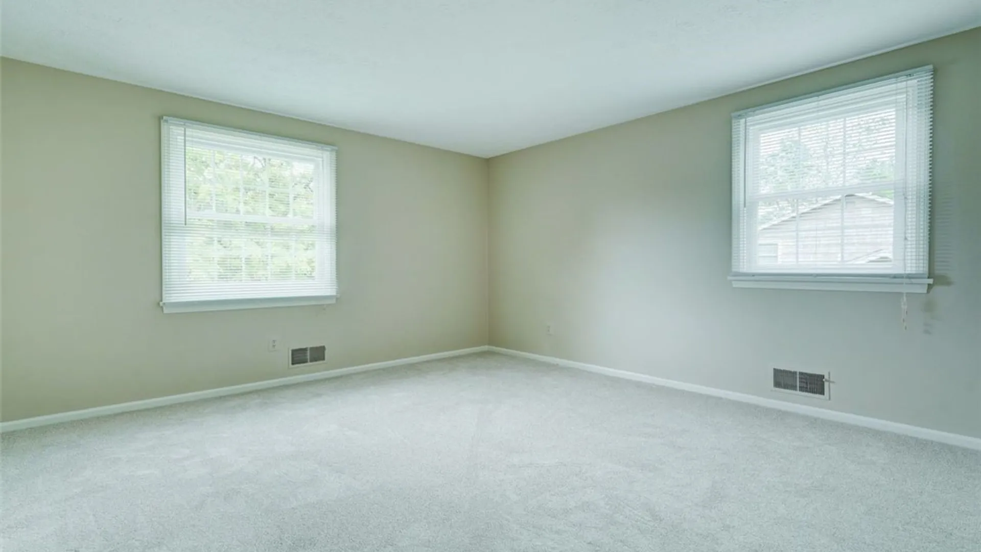 Property at 18 Concord Drive, Pittsford, NY 14534 23