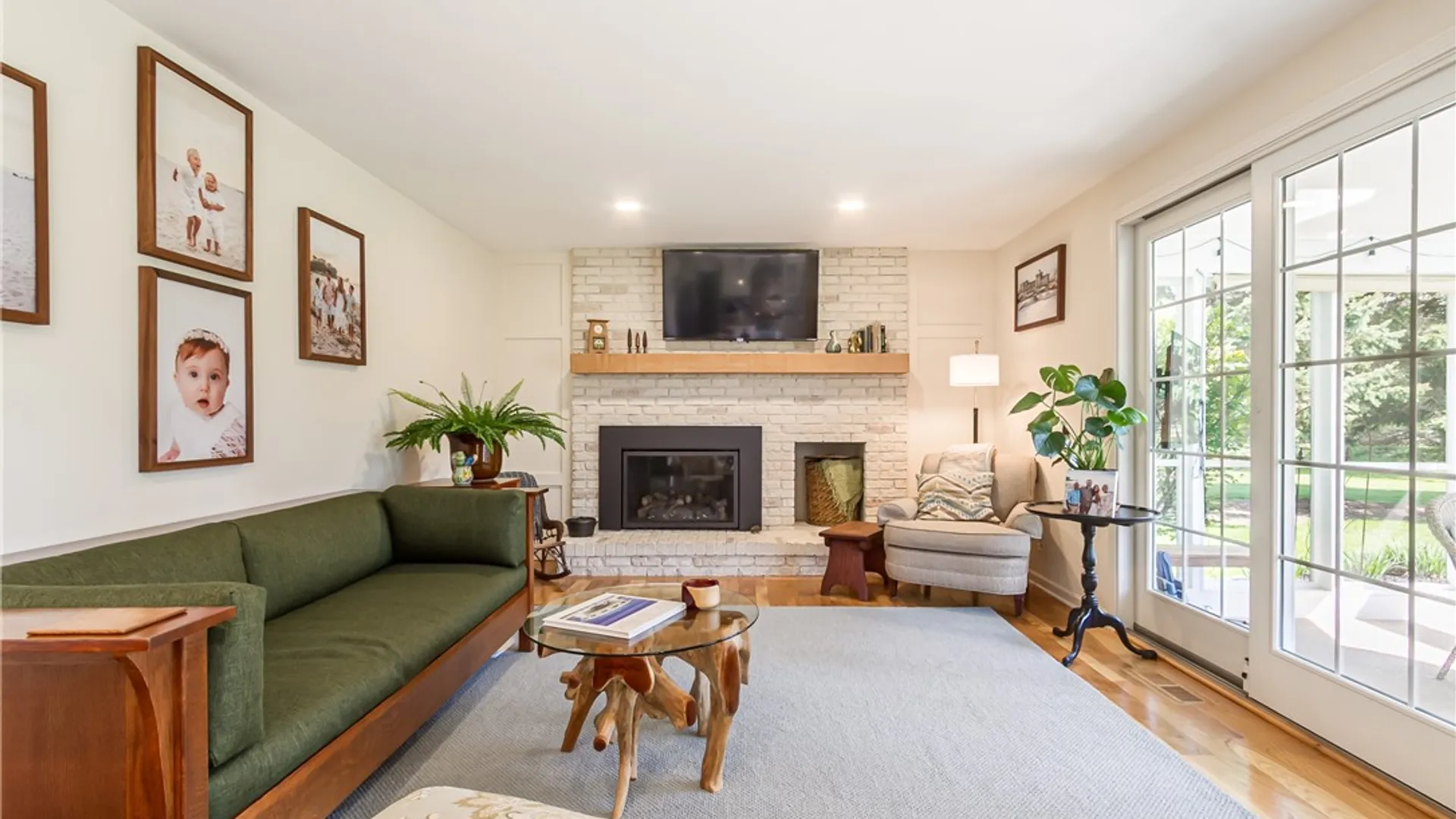 Property at 10 Fenimore Drive, Pittsford, NY 14534 10