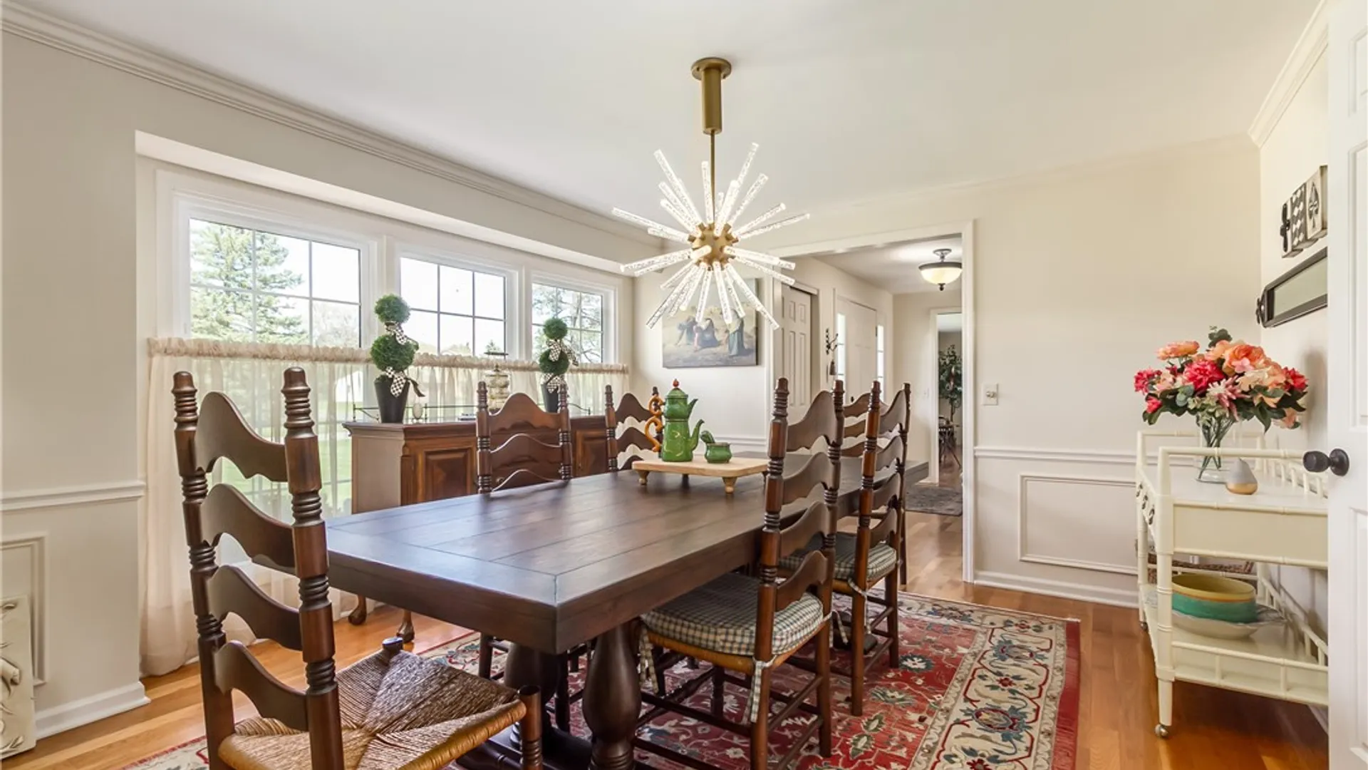 Property at 10 Fenimore Drive, Pittsford, NY 14534 17