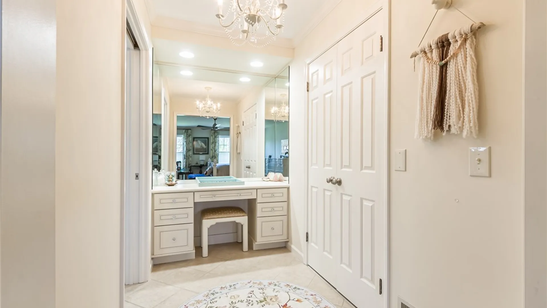 Property at 10 Fenimore Drive, Pittsford, NY 14534 23