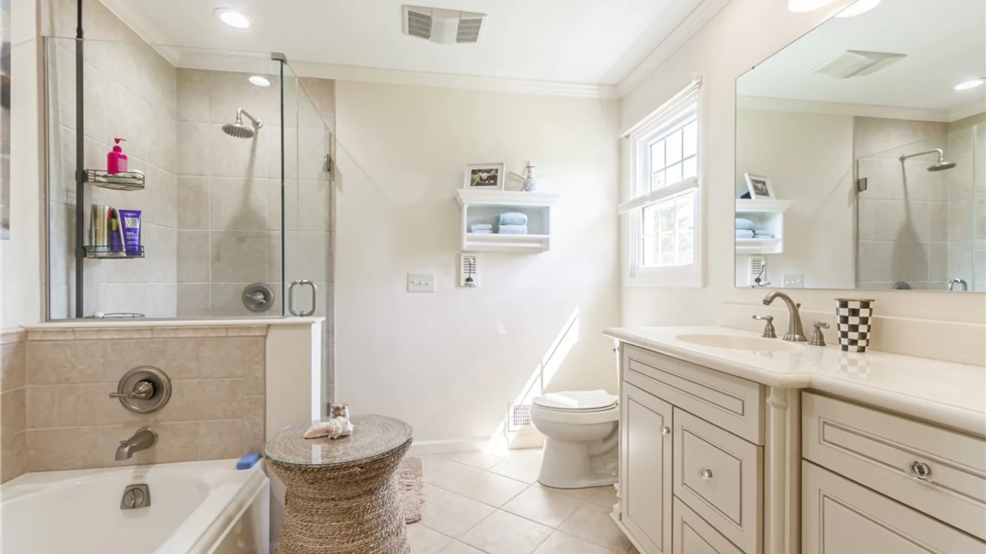 Property at 10 Fenimore Drive, Pittsford, NY 14534 24