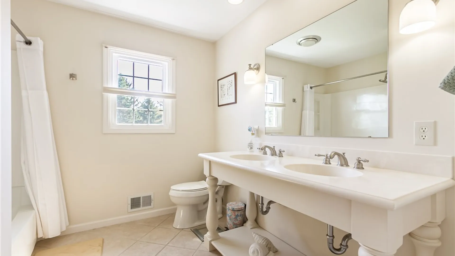 Property at 10 Fenimore Drive, Pittsford, NY 14534 28