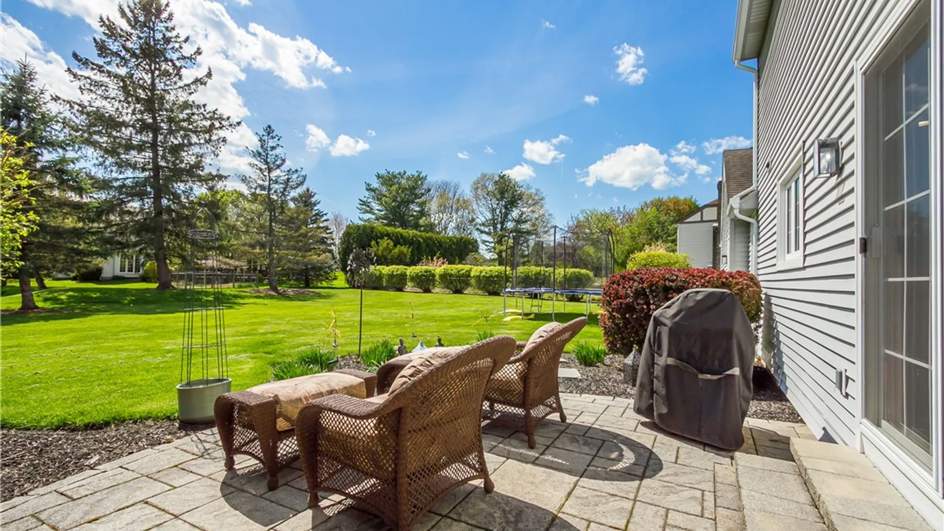 Property at 10 Fenimore Drive, Pittsford, NY 14534 30