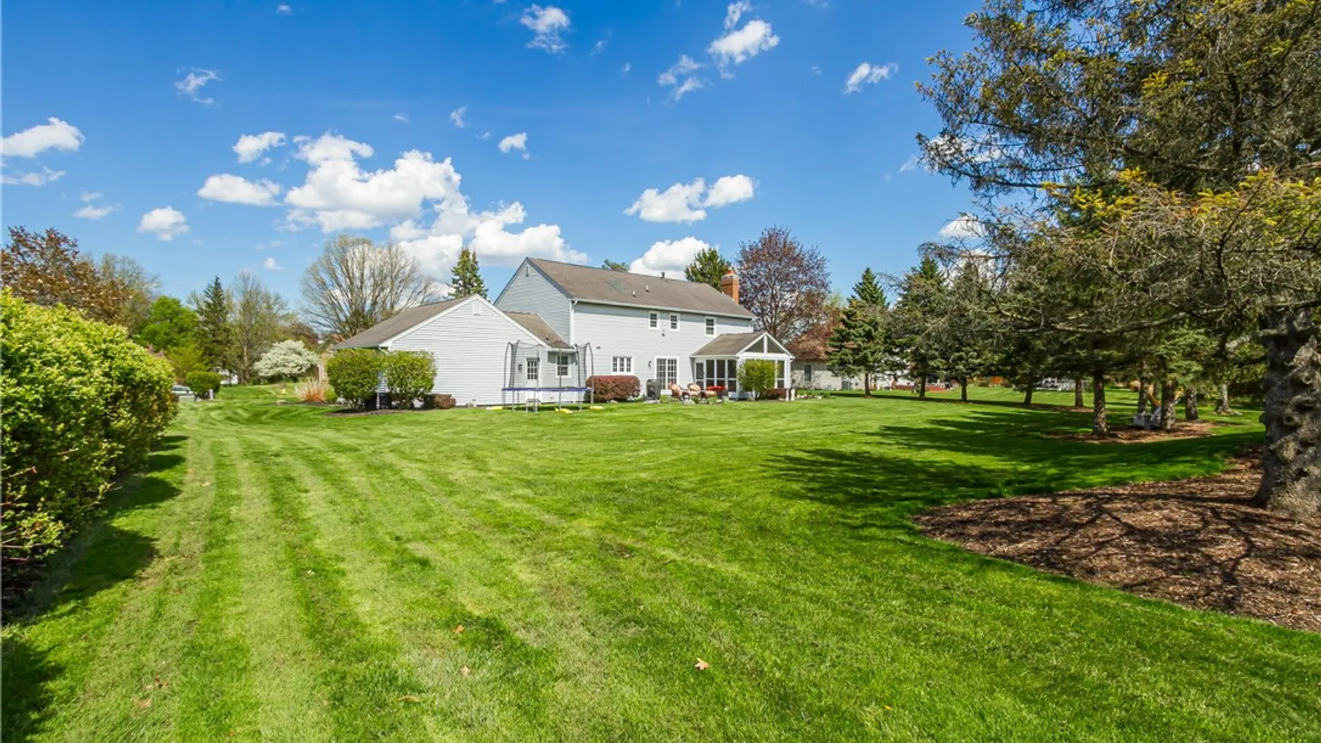 Property at 10 Fenimore Drive, Pittsford, NY 14534 36