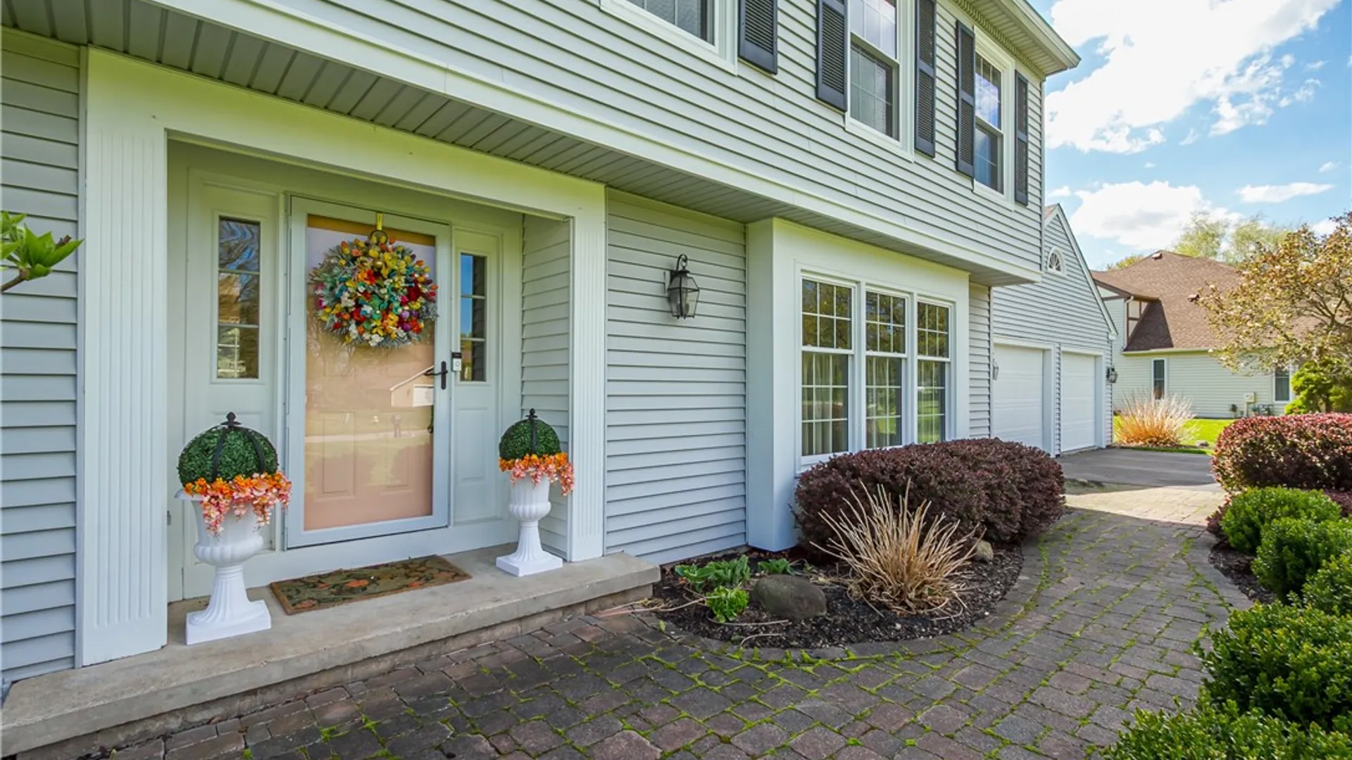 Property at 10 Fenimore Drive, Pittsford, NY 14534 42