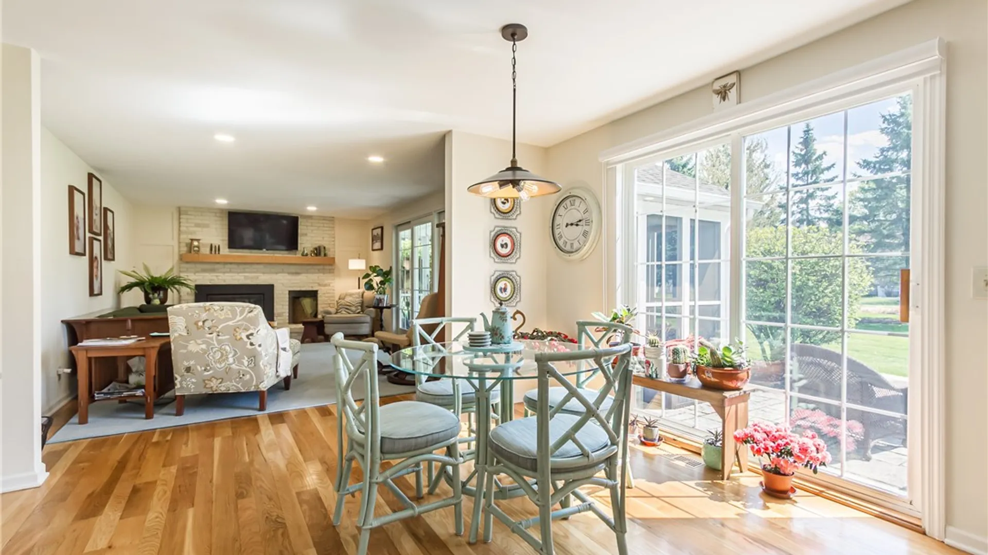 Property at 10 Fenimore Drive, Pittsford, NY 14534 8