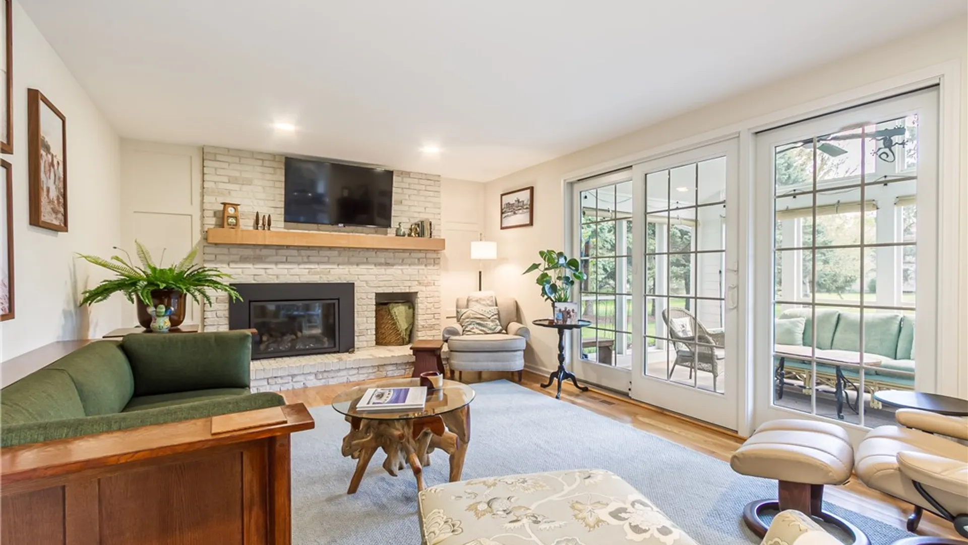 Property at 10 Fenimore Drive, Pittsford, NY 14534 9