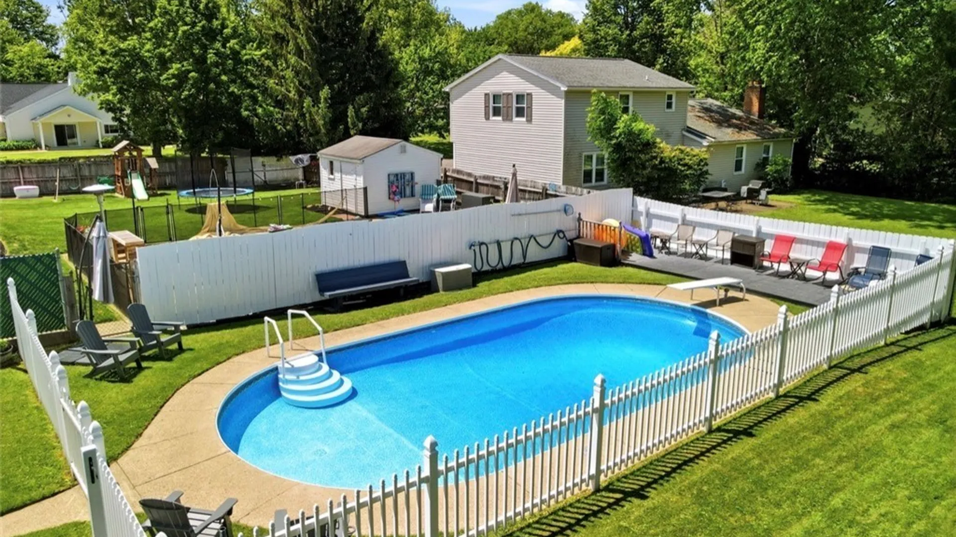 Property at 391 Sunset Drive, Hamburg, NY 14075 13