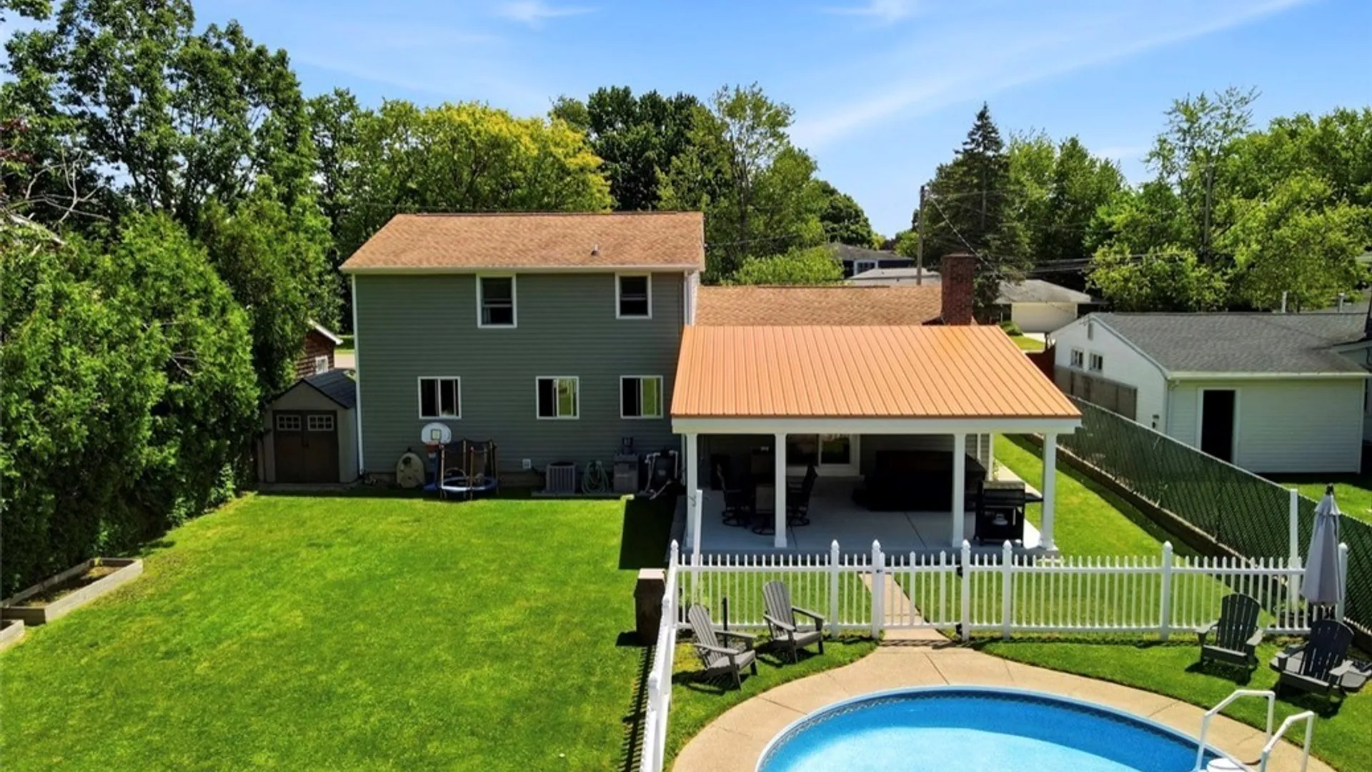 Property at 391 Sunset Drive, Hamburg, NY 14075 3