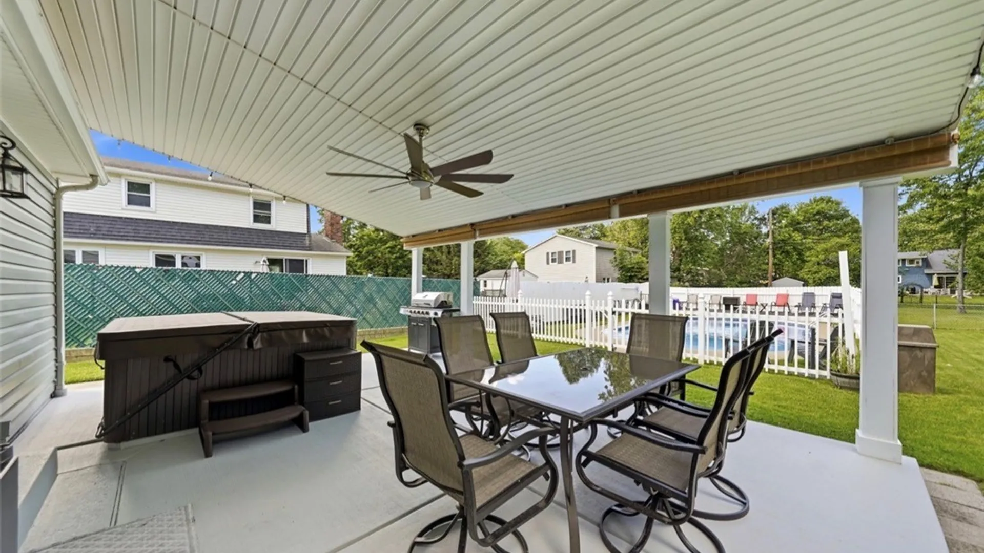 Property at 391 Sunset Drive, Hamburg, NY 14075 6