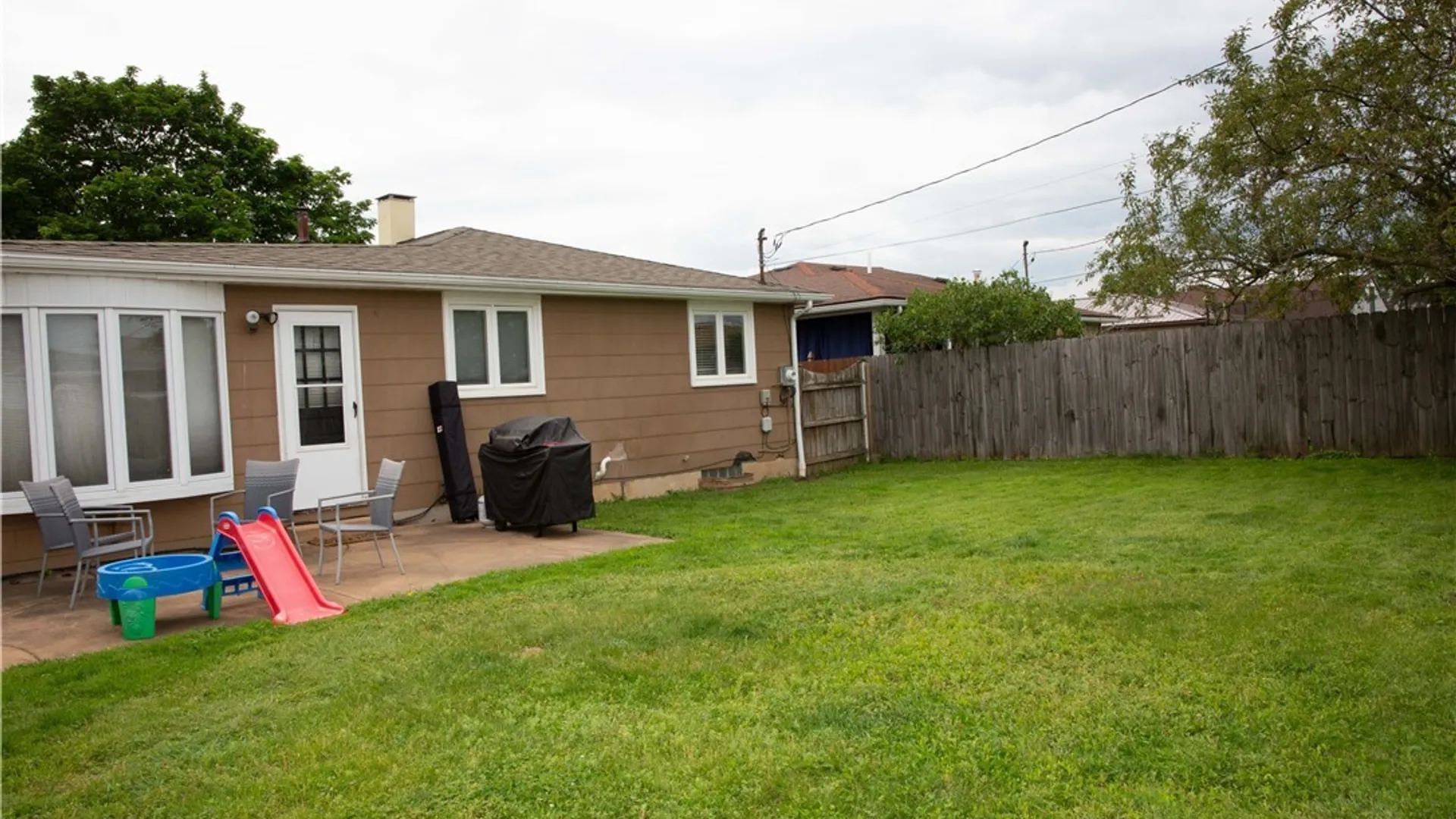 Property at 25 Karen Lane, Cheektowaga, NY 14043 37