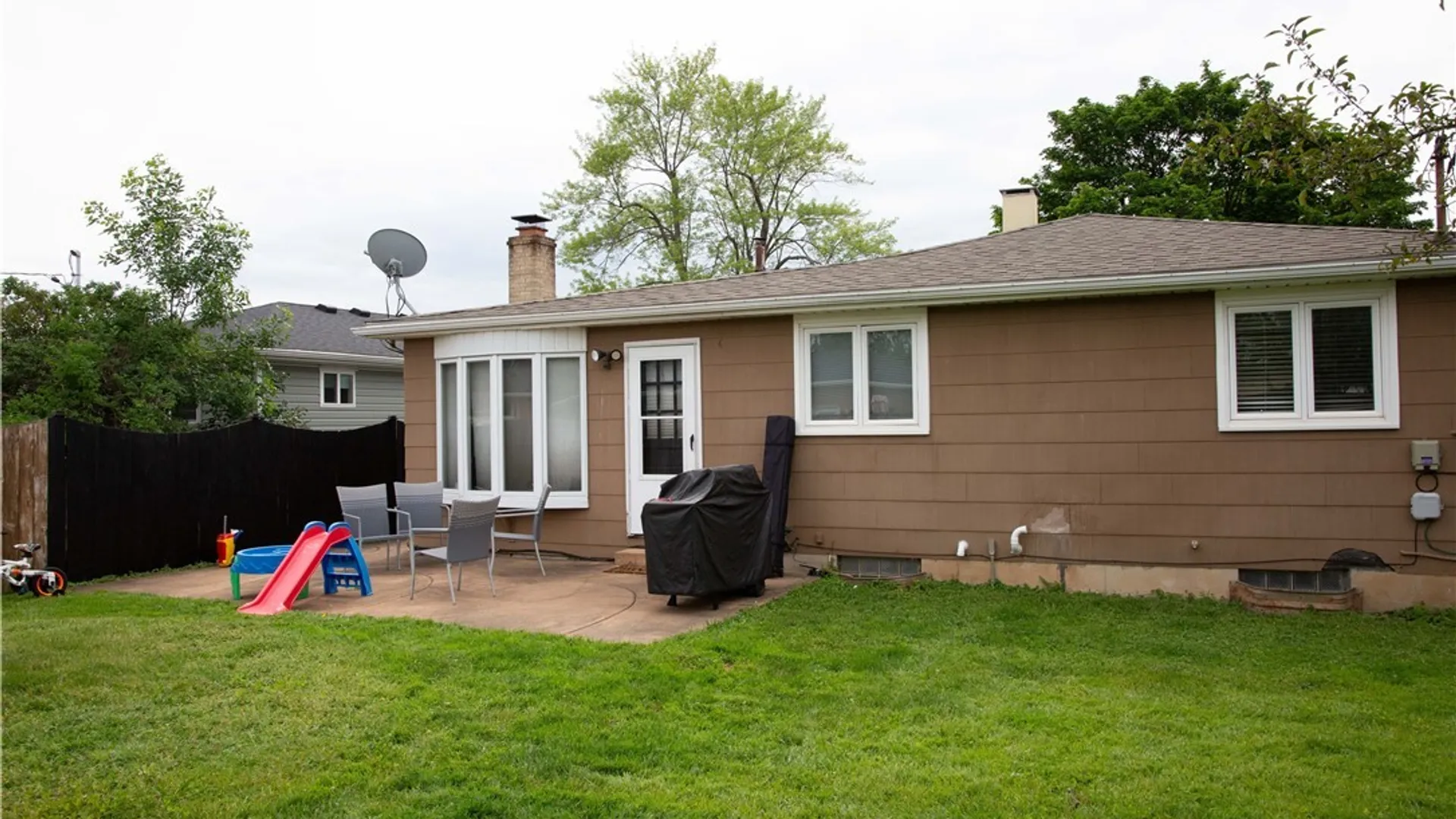 Property at 25 Karen Lane, Cheektowaga, NY 14043 38