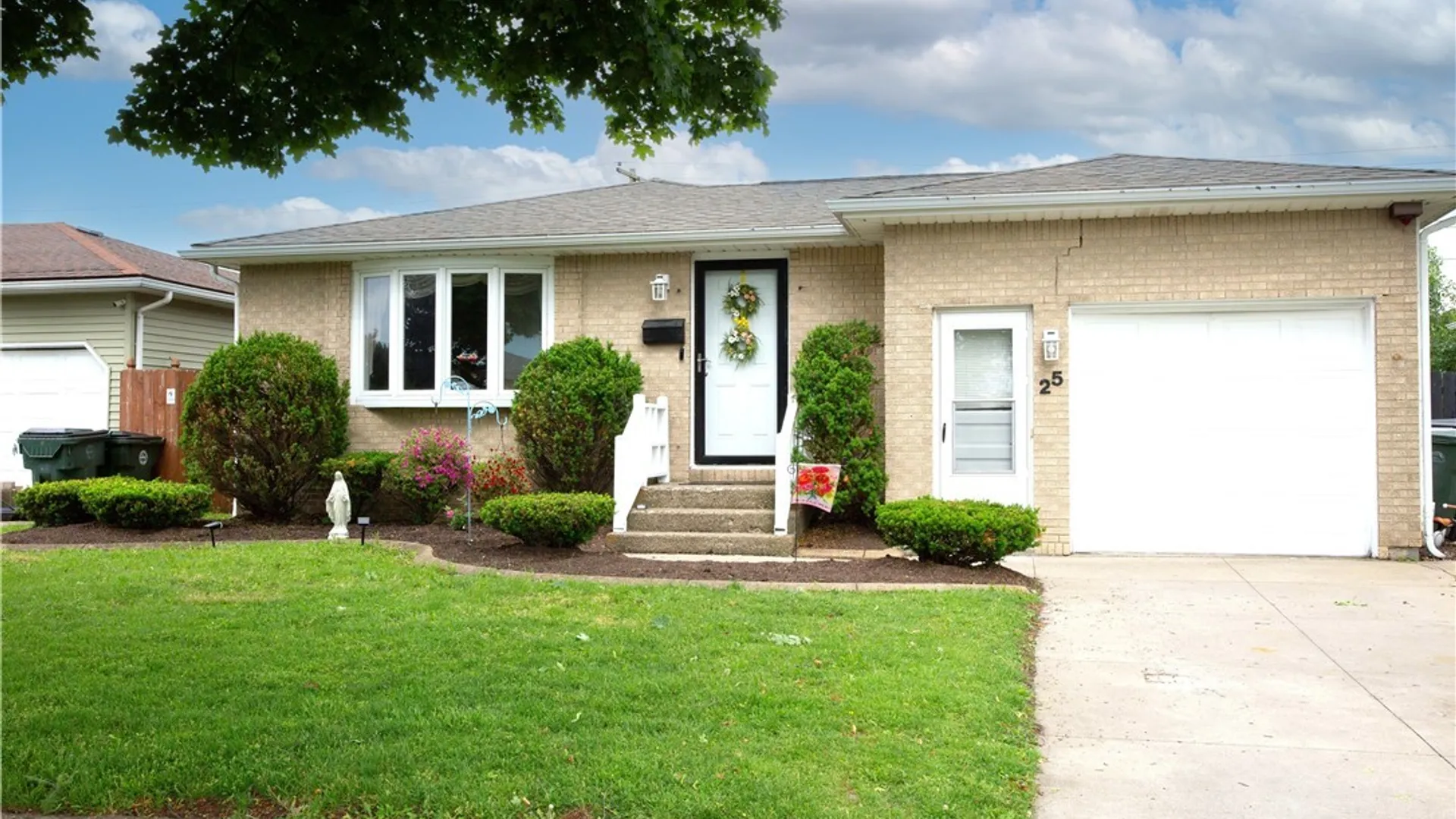 Property at 25 Karen Lane, Cheektowaga, NY 14043 39