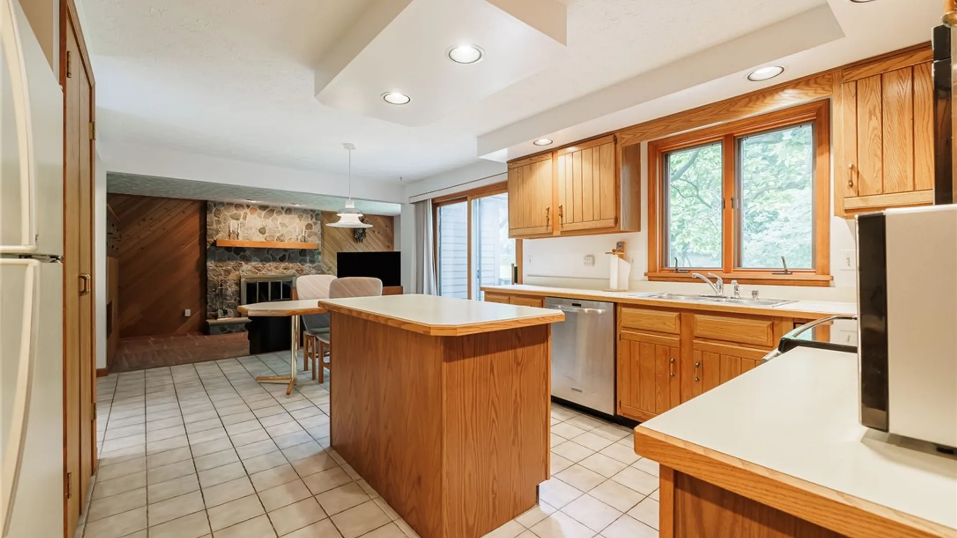 Property at 37 Freshfield, Perinton, NY 14450 12