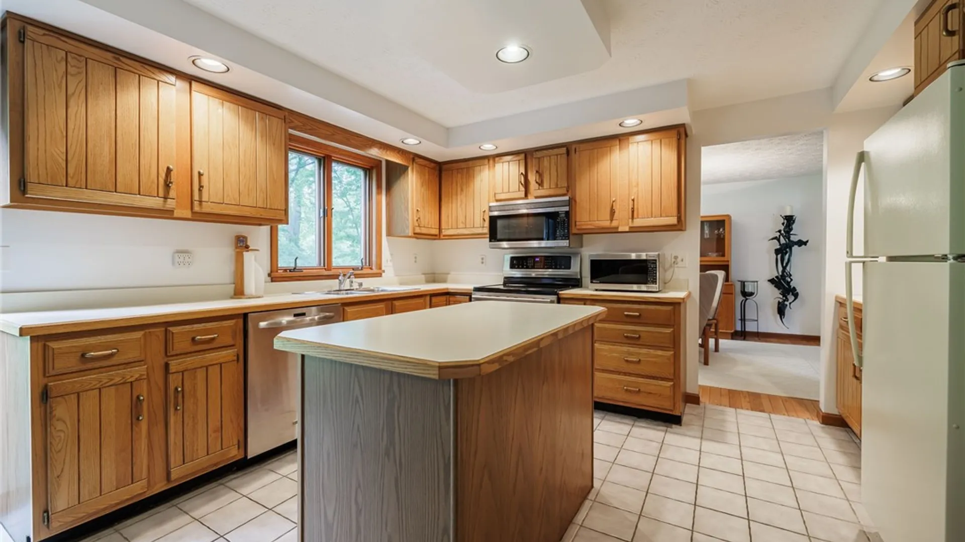 Property at 37 Freshfield, Perinton, NY 14450 14