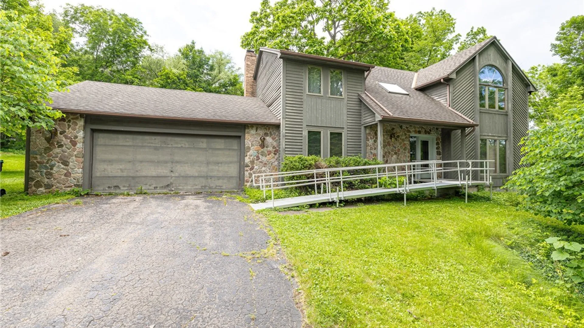 Property at 37 Freshfield, Perinton, NY 14450 2