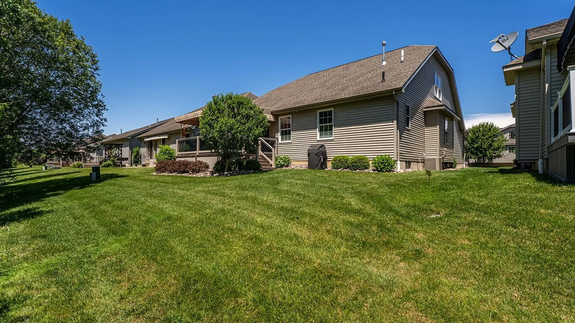 Property at 13 Logan Lane, Lancaster, NY 14086 25