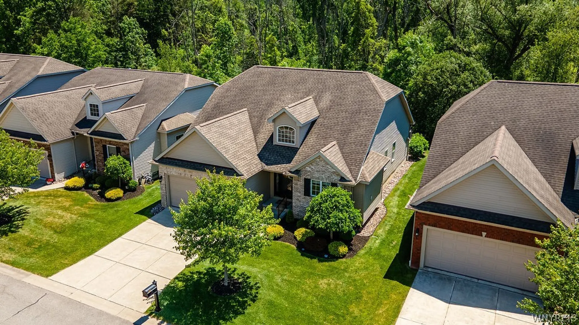 Property at 13 Logan Lane, Lancaster, NY 14086 27