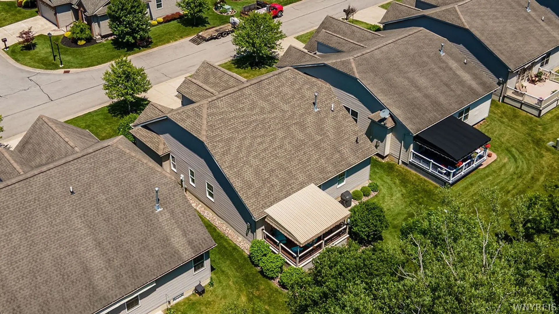 Property at 13 Logan Lane, Lancaster, NY 14086 31