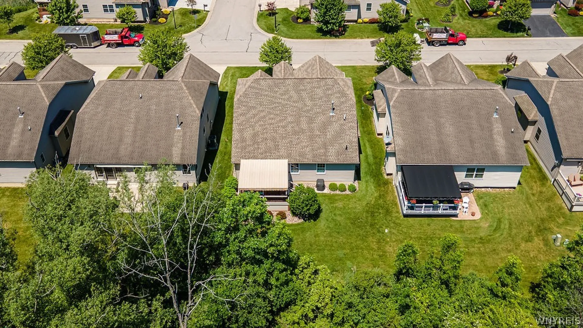 Property at 13 Logan Lane, Lancaster, NY 14086 32