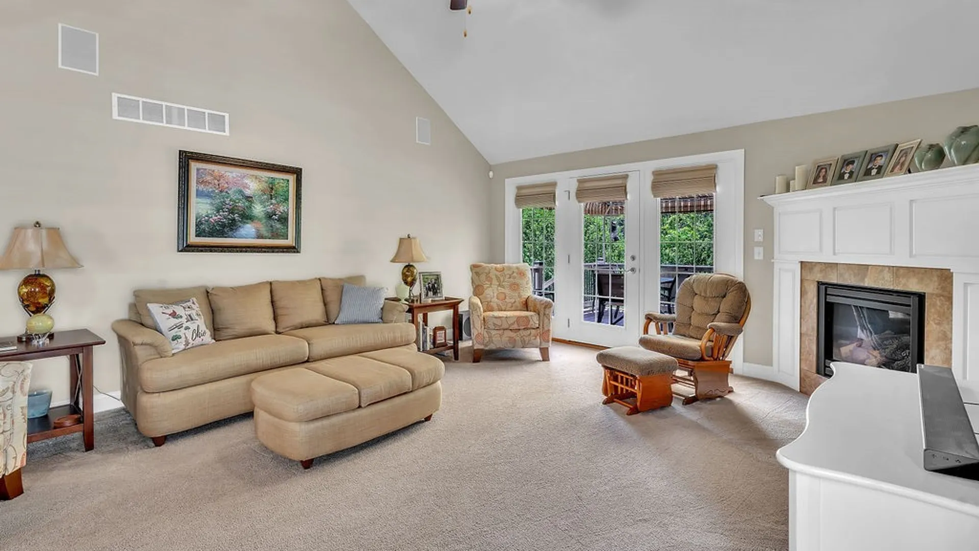Property at 13 Logan Lane, Lancaster, NY 14086 9