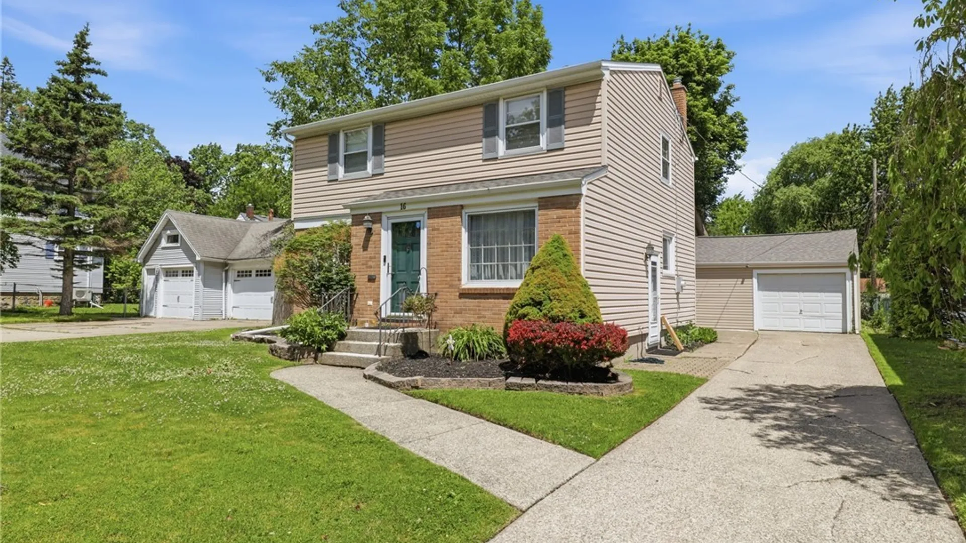 Property at 16 Paramount Parkway, Tonawanda, NY 14223 2