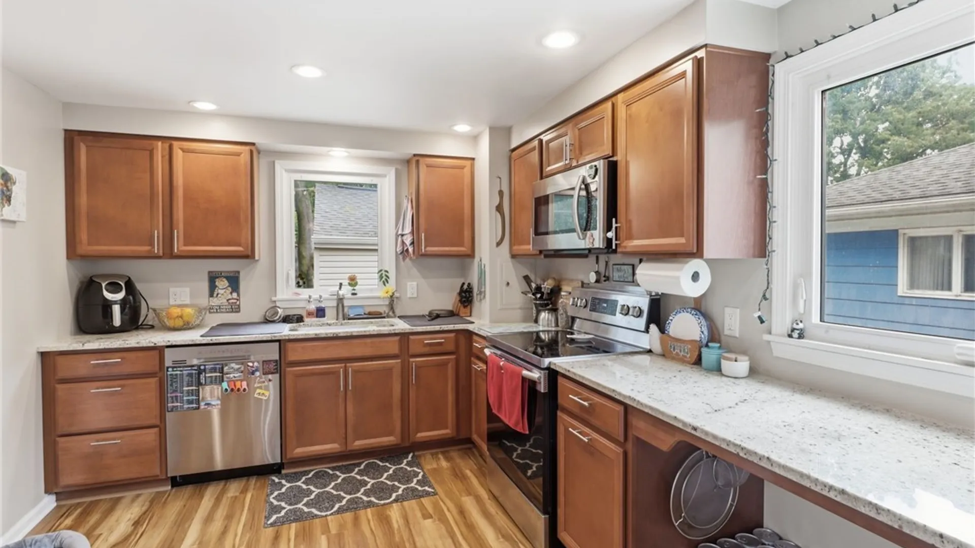 Property at 16 Paramount Parkway, Tonawanda, NY 14223 9