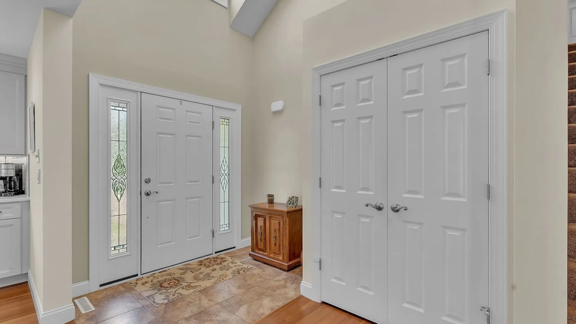 Property at 13 Logan Lane, Lancaster, NY 14086 4