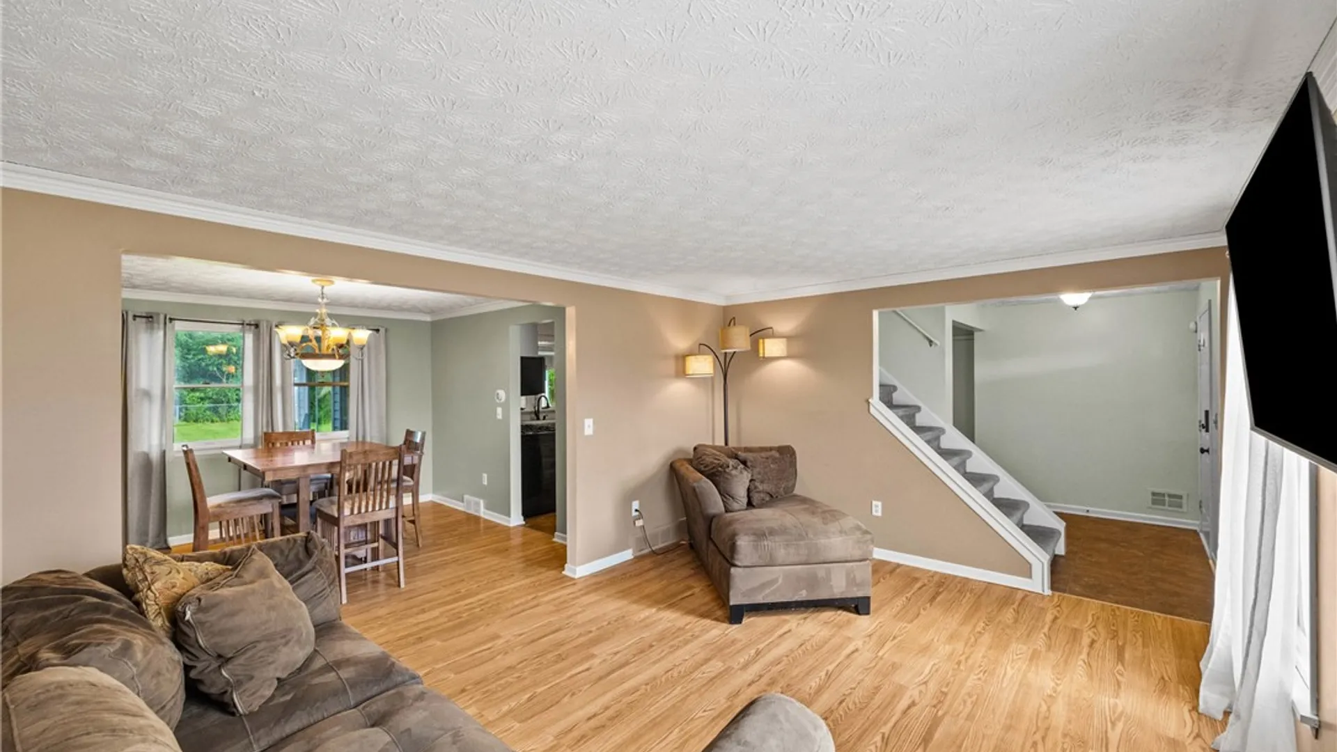 Property at 91 Guinevere Drive, Greece, NY 14626 27