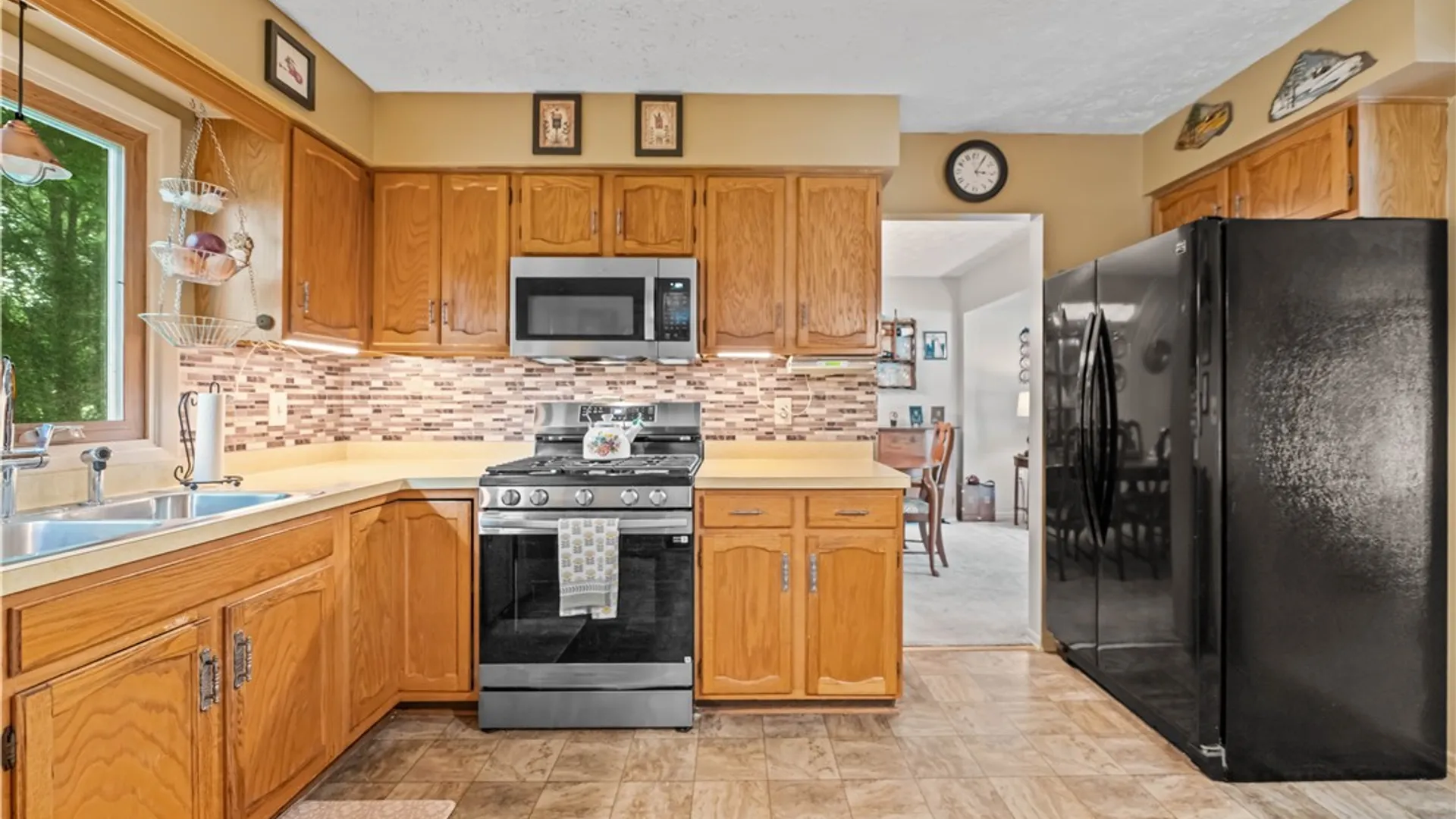Property at 18 Mathew Lane, Greece, NY 14626 12