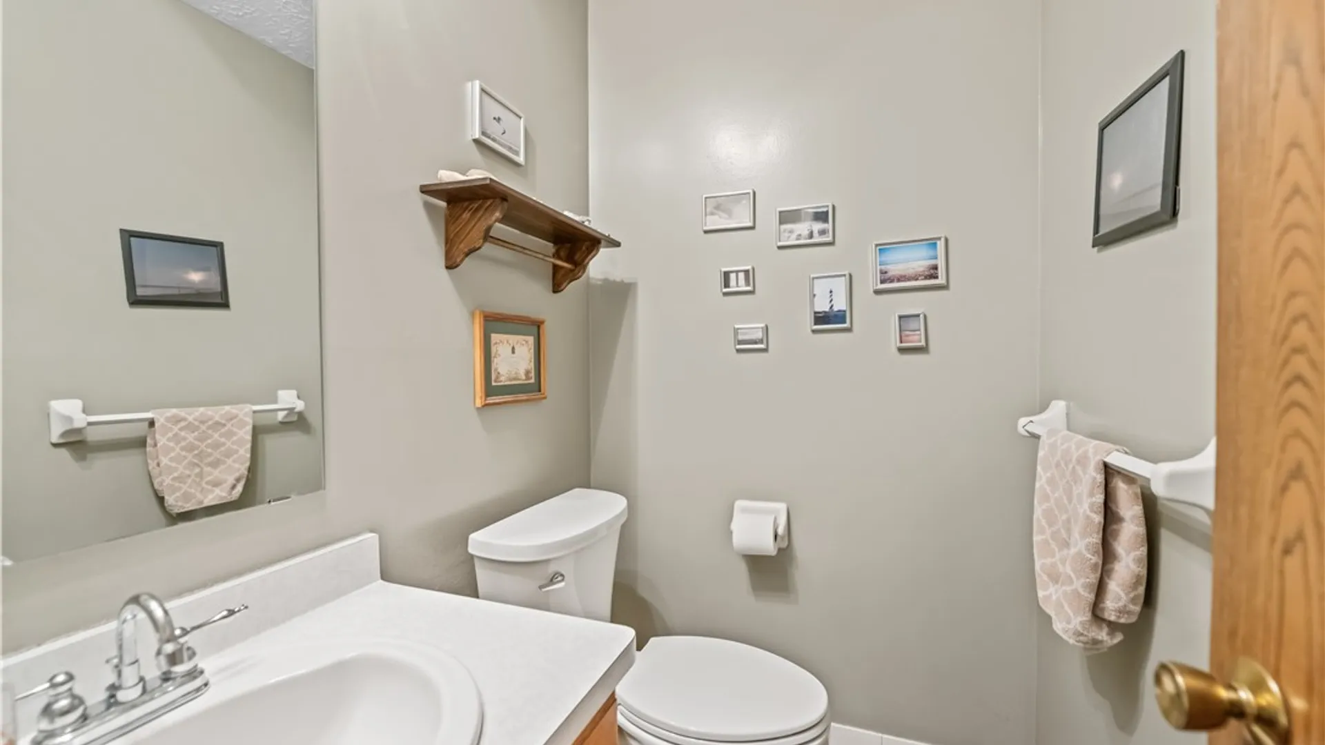 Property at 18 Mathew Lane, Greece, NY 14626 16